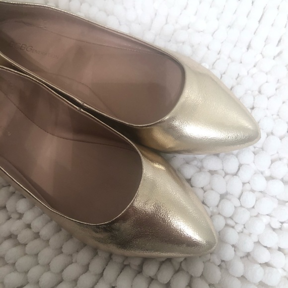 Gold Ballet Flats Spring Flats. 💥🌸 - Picture 5 of 6